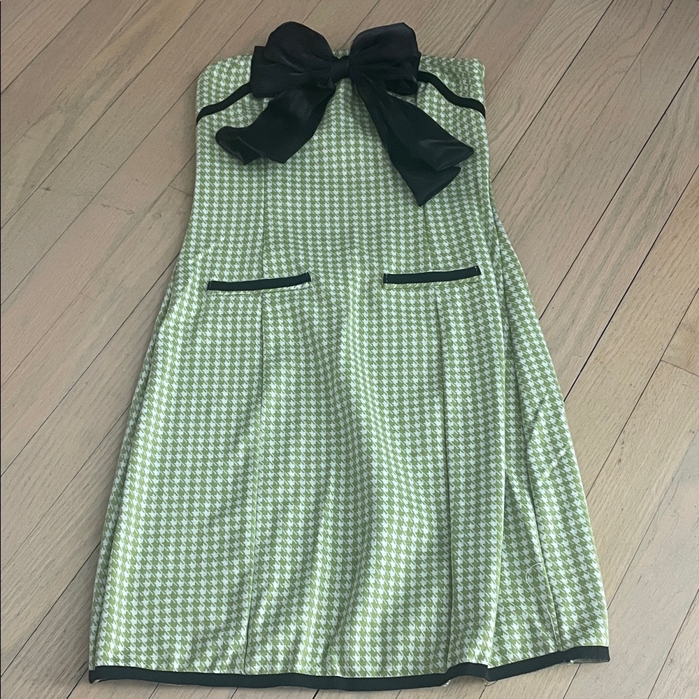 Elegant Green and Black Mini Dress